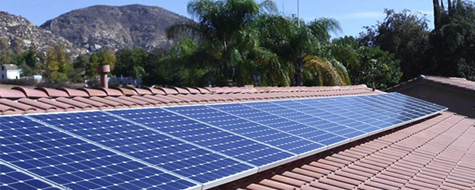 960px-solar-panel-cleaning
